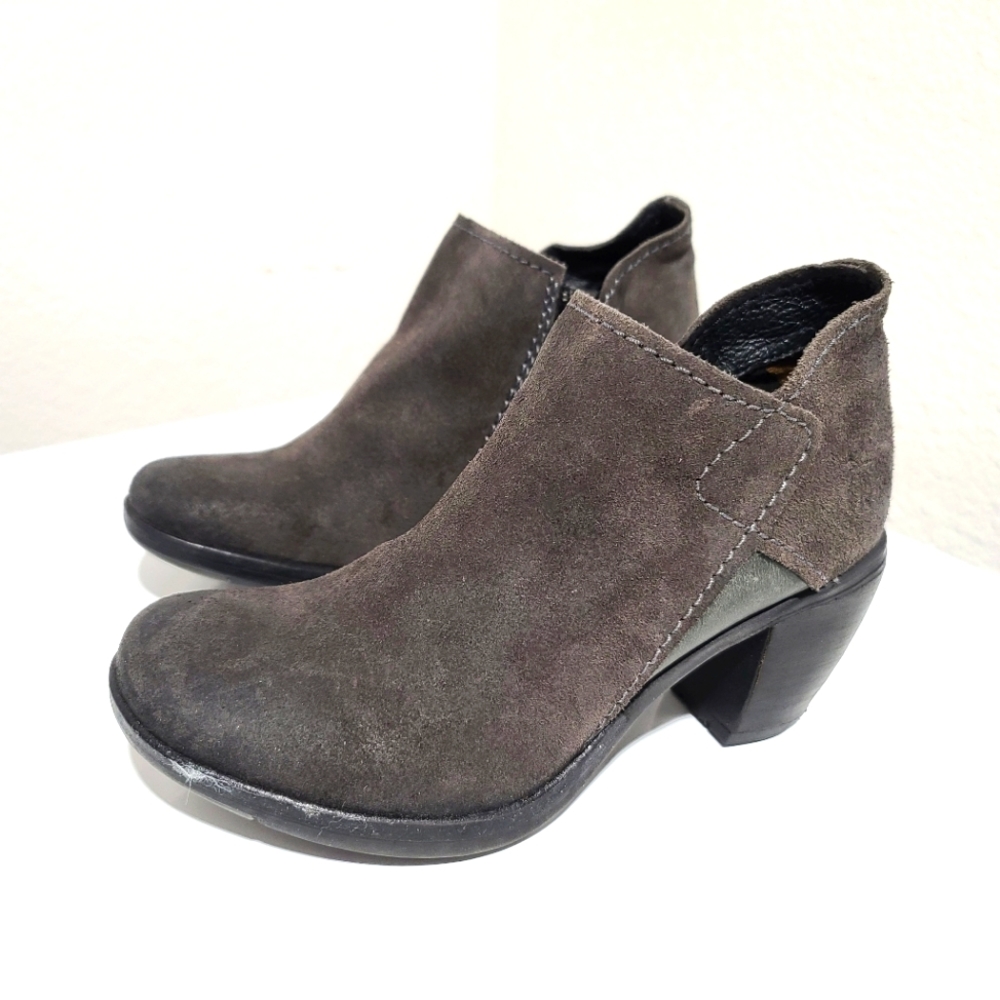 FLY LONDON Suede Gray Ankle Heeled Booties